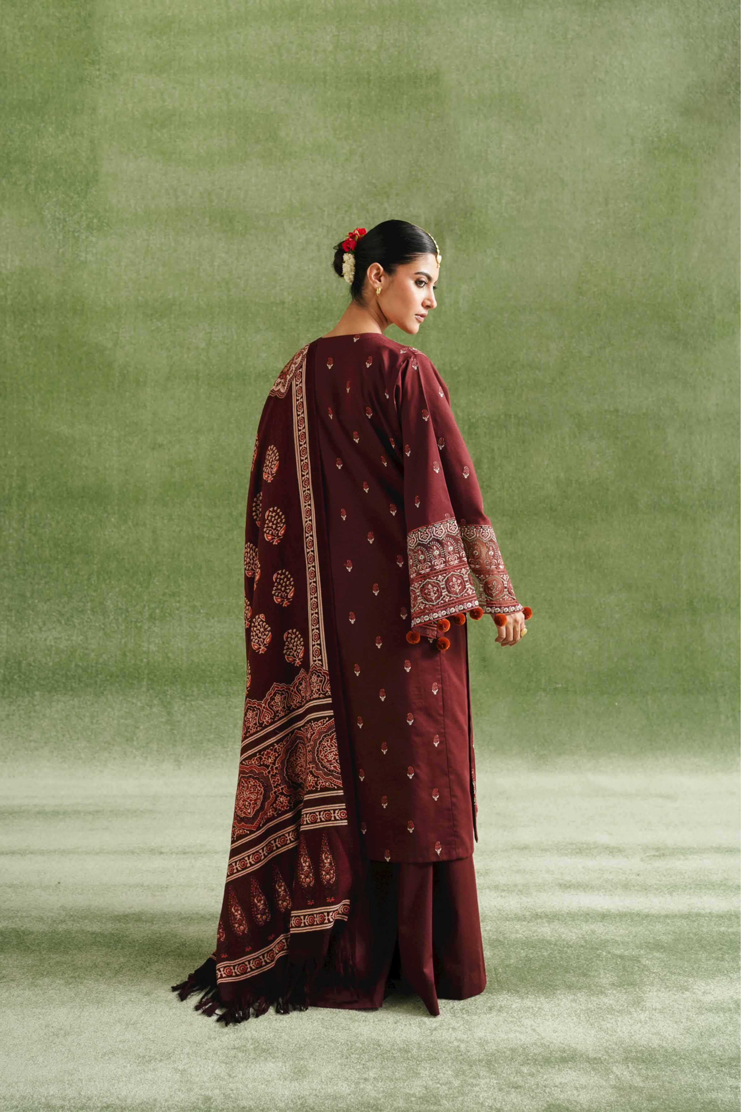 3 Piece Unstitched Embroidered Winter Vol-1 Collection 2024 – Nishat FPS