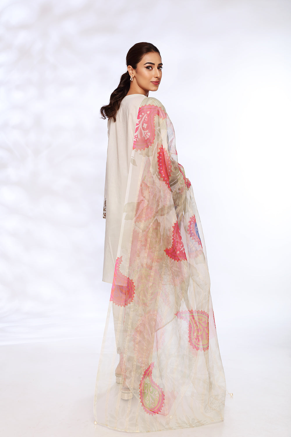 3PC UnStitched Embroidered Summer Collection 2022 Nishat Linen