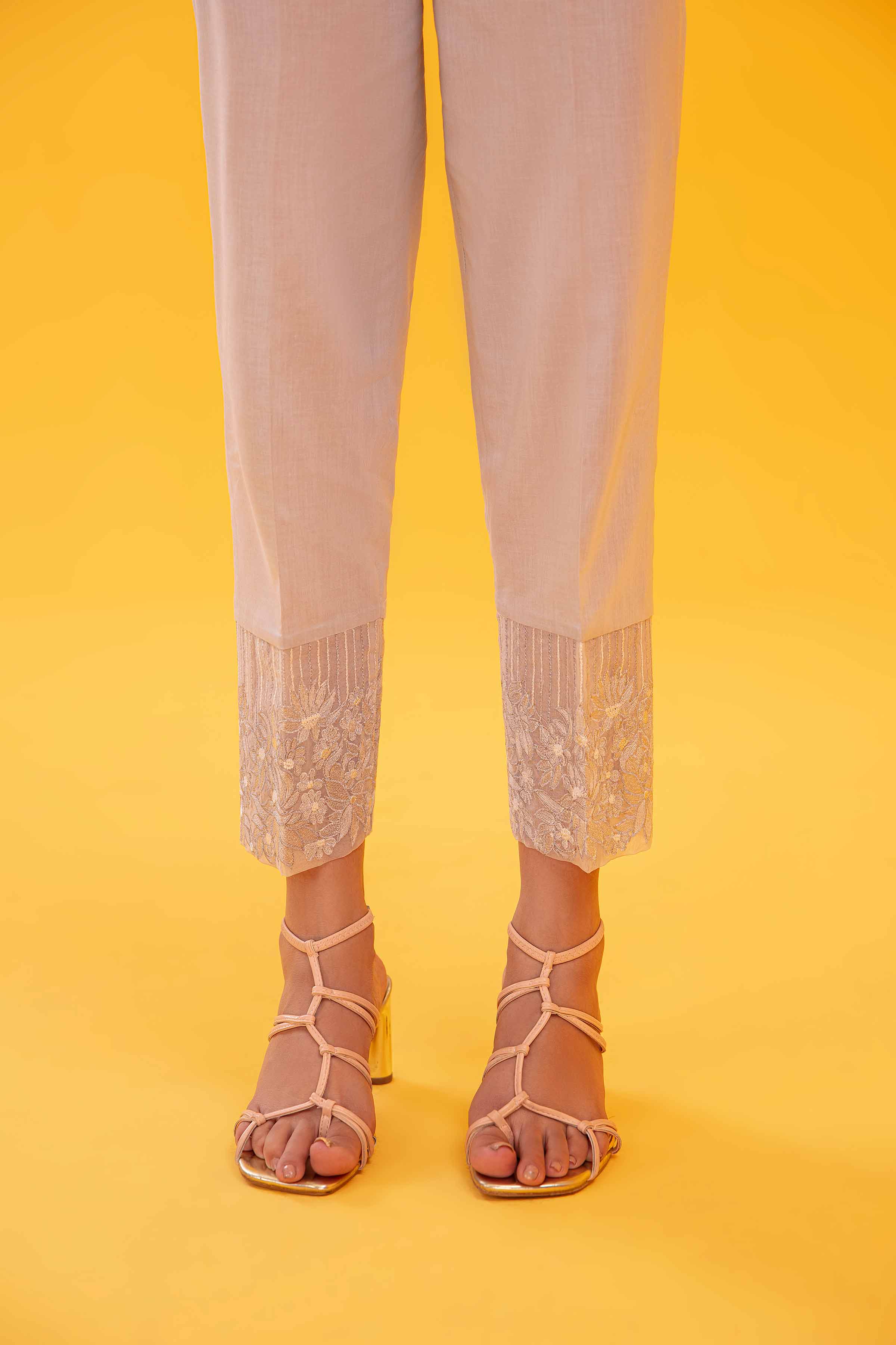 Beautiful trouser designing ideas ... .#dresses #pakistanidressesuk  #punjabisuits #lawnsuit #sarahkhan #noorkhan #ayzakhan #sajalaly… |  Instagram
