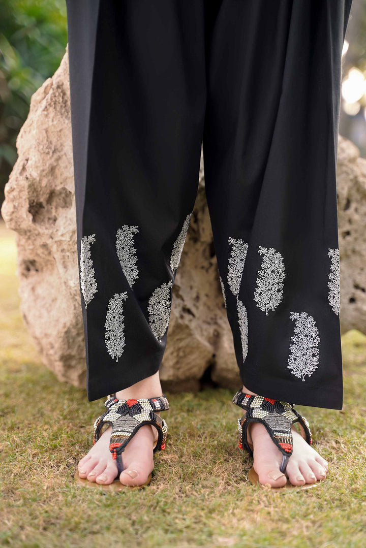 Trousers,Embroidered,Dyed,Stitched,Shalwar,Lowers,Pants,Culottes,Straight,Loose,Capri,Embroidery,Lace,Stitched,Women Clothing’S,Women Fashion Pakistan,Fashion Wear,Easten Wear,Latest Designs,Nishat Linen Summer 2023,Lawn Collection,Nishat Linen Summer 2023