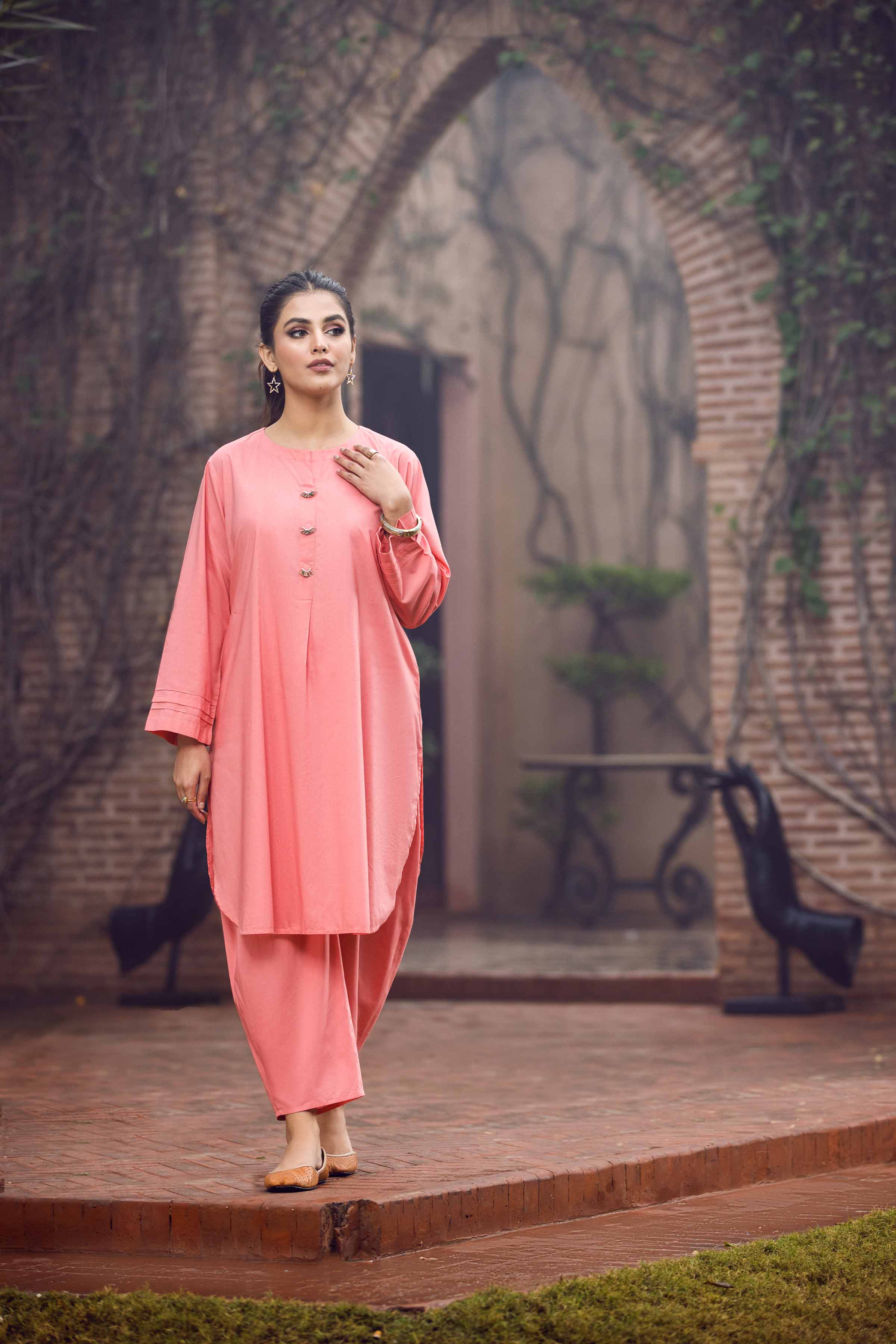 Kurta style | Designer dresses casual, Stylish dresses for girls, Stylish  dress designs